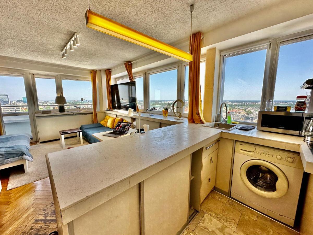 Sun Clima/ac Metro X2 Fast Wifi 500 Mbs 70'tv Netflix Appletv Hbo Apartment Warschau